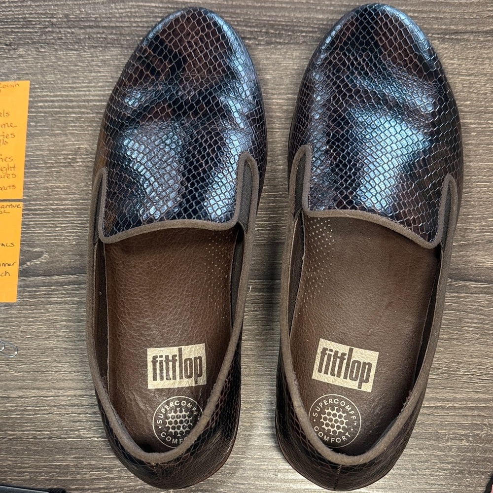 FitFlop Women’s Textured Brown Loafers